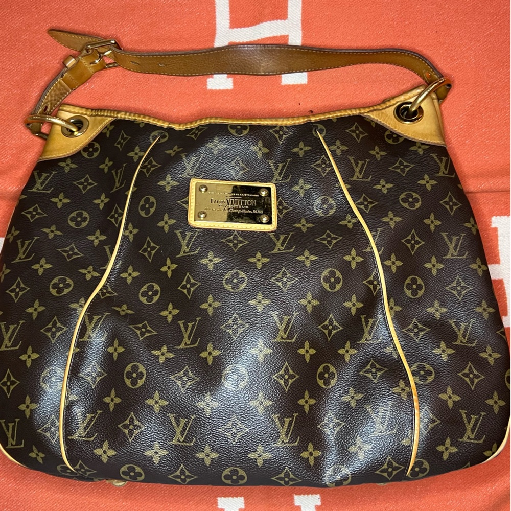 Louis Vuitton Monogram Galleria Shoulder Bag